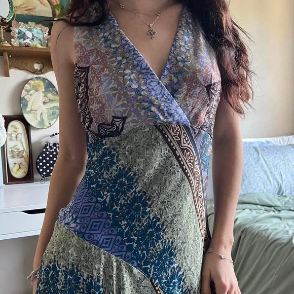 2000s Dressbarn Boho MultiPatterned Flowy Dress - Picture 3 of 6